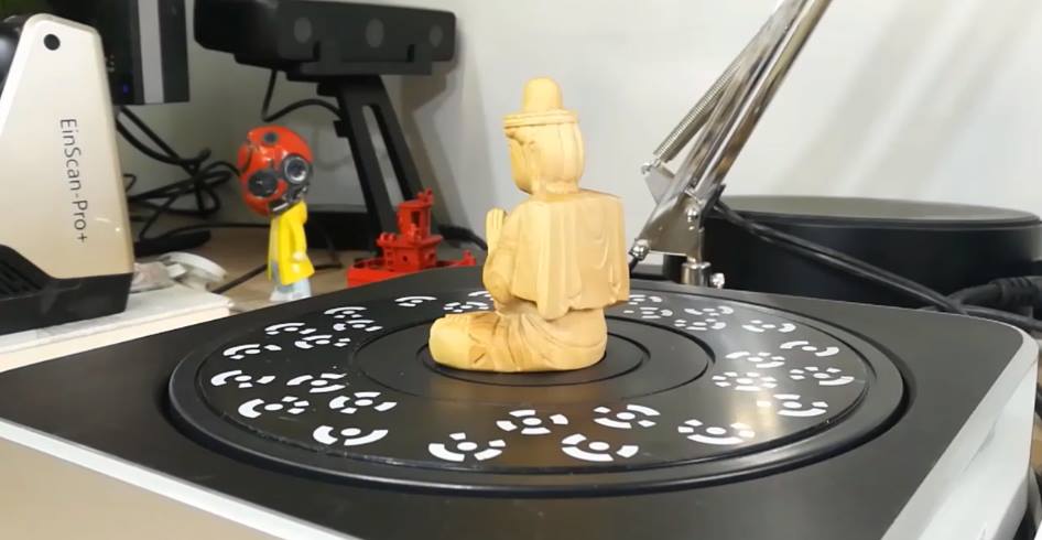 Einscan Pro Plus là máy quét 3D đa chức năng. Máy quét 3D Einscan Pro Plus được sử dụng nhiều trong ngành cơ khí đúc, cơ khí khuôn mẫu và đồ gỗ mỹ nghệ.