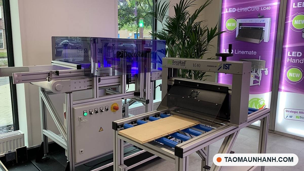 Buồng chiếu UV hoàn thiện chi tiết in 3D resin